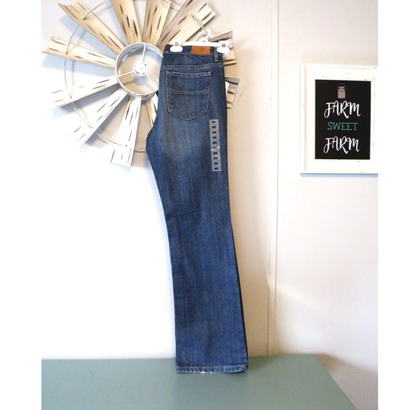 NWT Tommy Hilfiger Low Rise Boot Cut Jeans Size 8R 100% Cotton 8 Medium Wash - Picture 1 of 11